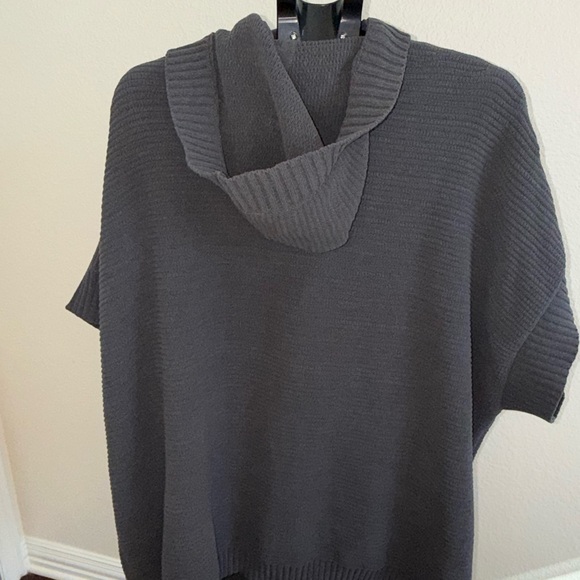 Aerie Gray Women's Open-Front Poncho - Picture 2 of 6